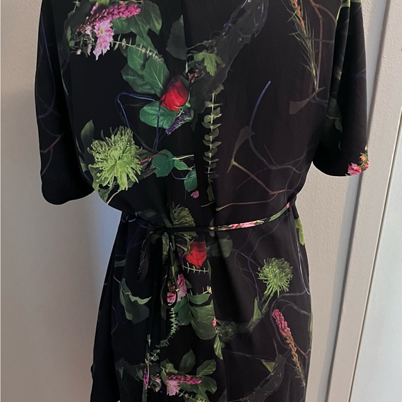 Aritzia Babaton Wallace Wrap M - Picture 4 of 7